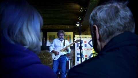 9 października 2017 - Krzysztof Ścierański na scenie Hard Rock Pub Pamela w Toruniu. Fot. Agata Jankowska