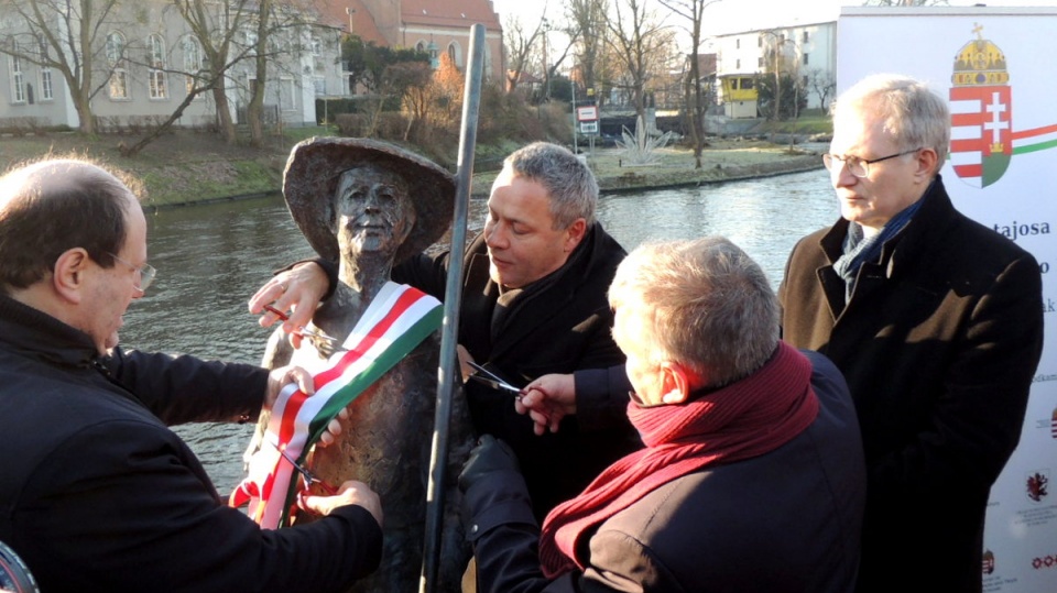 Odsłonięcie w Bydgoszczy rzeźby autorstwa Michała Kubiaka, było wydarzeniem zamykającym Rok Kultury Węgierskiej w Polsce. Fot. Damian Klich