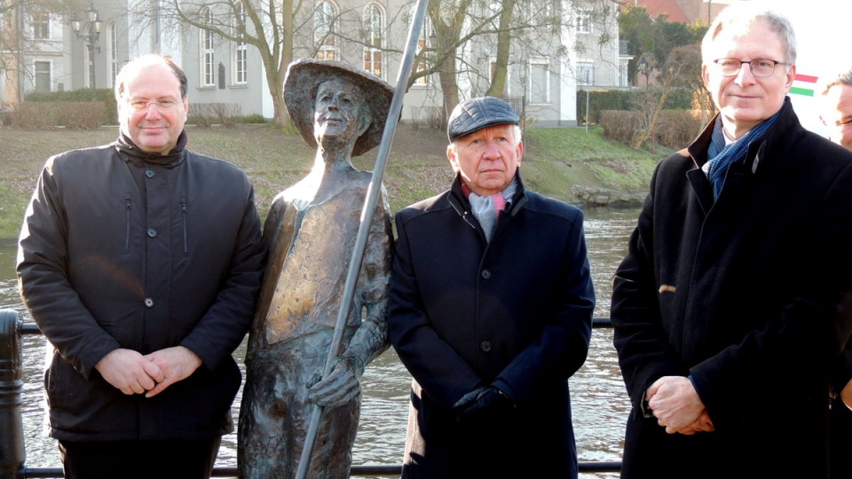 Rzeźbę flisaka można spotkać na "Wybrzeżu im. Prezydenta Gabriela Narutowicza" w Bydgoszczy. Fot. Damian Klich