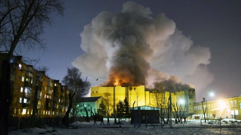 Kilkadziesiąt ofiar śmiertelnych pożaru w centrum handlowym w Kemerowie