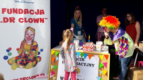 Fundacja Dr Clown zabawą zachęcała bydgoszczan do współpracy