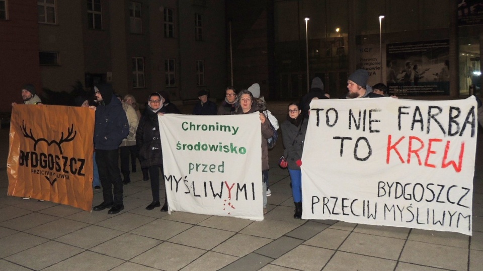 Protest zorganizowano przed siedzibą PiS przy ul. Gdańskiej w Bydgoszczy. Fot. Tatiana Adonis