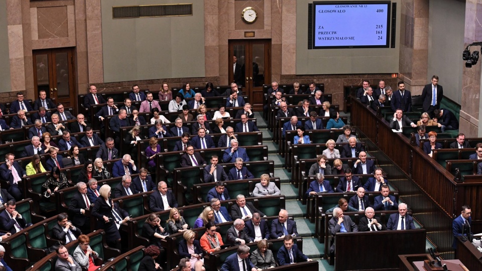 Sejm uchwalił w środę nowelizację ustawy o Sądzie Najwyższym przewidującą umożliwienie sędziom Sądu Najwyższego i Naczelnego Sądu Administracyjnego, którzy przeszli w stan spoczynku po osiągnięciu 65. roku życia, powrotu do pełnienia urzędu. Fot. PAP/Piotr Nowak