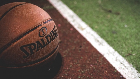 1. liga koszykarzy - Enea Astoria rozpoczęła ćwierćfinały od triumfu