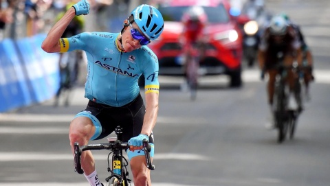 Giro dItalia - Bilbao wygrał siódmy etap, Conti obronił pozycję lidera