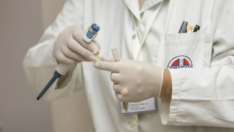 Nastolatek z objawami grypy w Szpitalu Zakaźnym w Bydgoszczy. Pobrano próbki na obecność koronawirusa