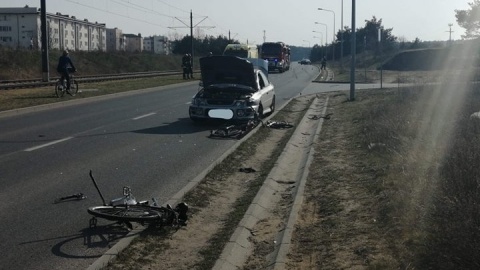 Samochód potrącił dwóch rowerzystów przy ulicy Andersa [zdjecia]