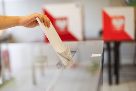 Wybory samorządowe: TVP, TVN i Polsat podadzą wyniki badania exit poll, które przeprowadzi Ipsos