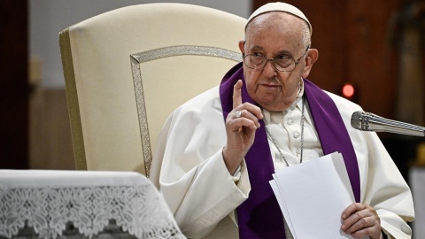 Szef biura prasowego Watykanu: Papież prosi Ukrainę o odwagę negocjacji